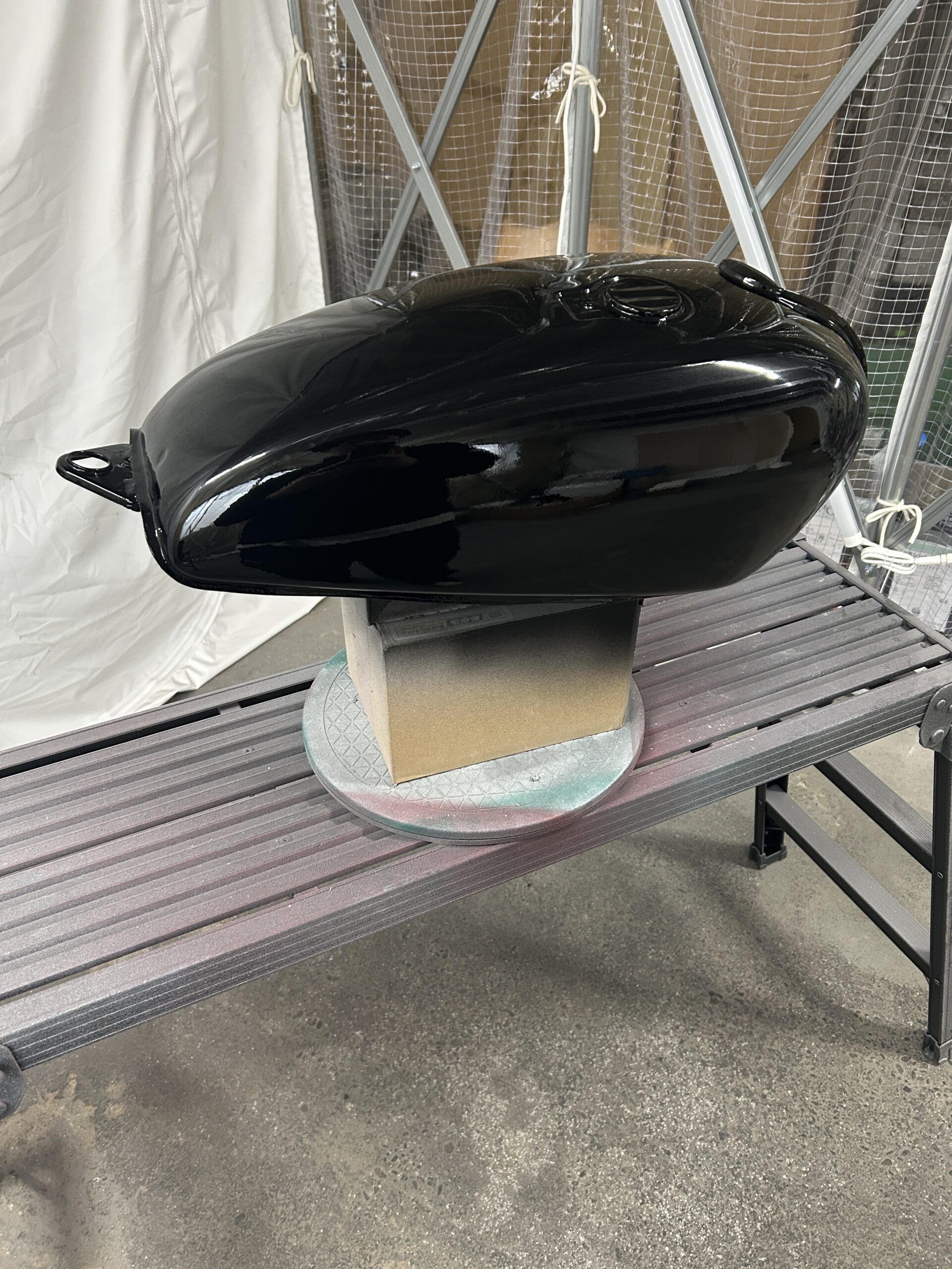 SR400（年式不明）　タンク塗装依頼【費用25,000円】